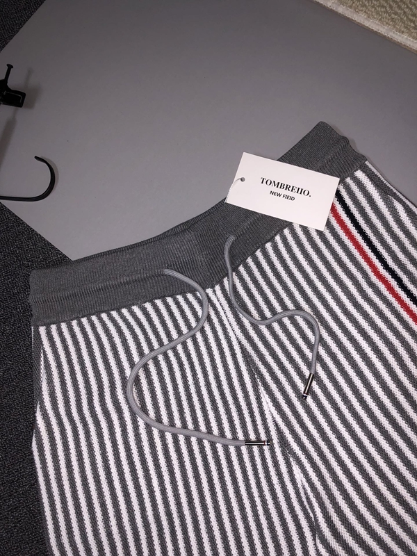 ブランドハーフパンツ背面デザイン